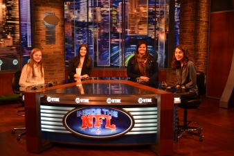 Kristin Dolan (r) on the set of "Inside the NFL" presented by Showtime